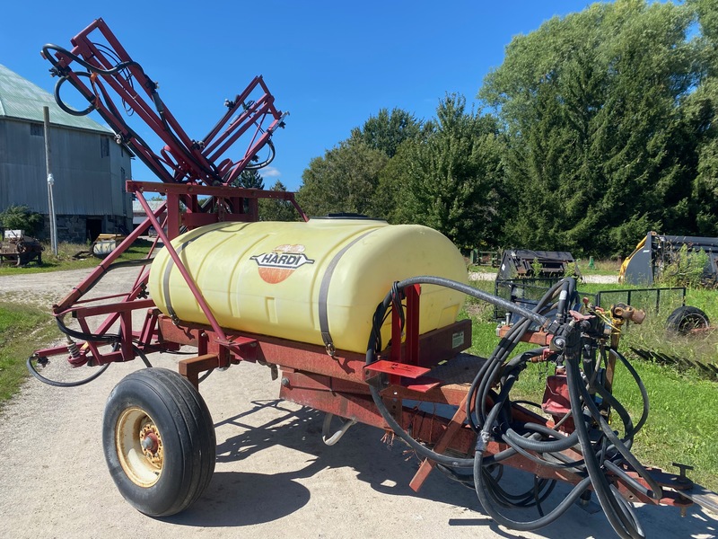Hardi 300 Gallon Trail Sprayer - 34FT Booms